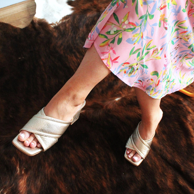 Guldskor, Rosa sommarklänning, The Shoe Bakery