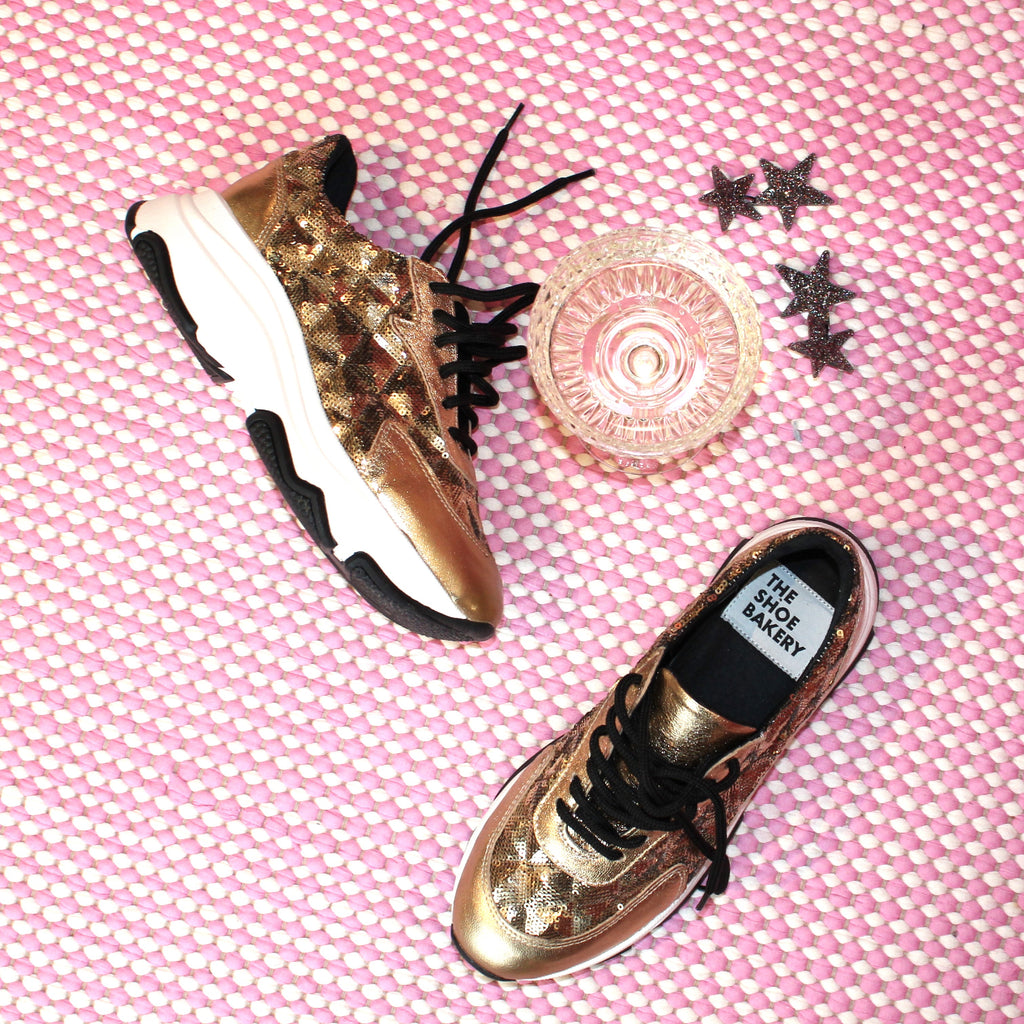 Poppy Sneaker Guld Glitter Sneakers The Shoe Bakery Theshoebakery poppy-sneaker-guld-glitter-sneakers-the-shoe-bakery-theshoebakery