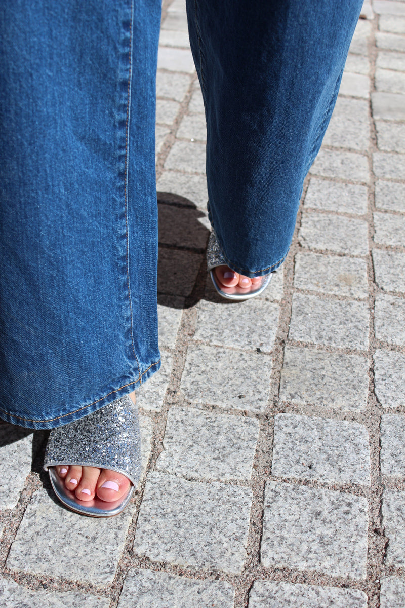 Iris Sandal- Silver Glitter